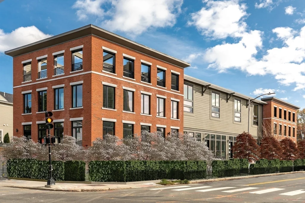 306 Putnam Ave, Cambridgeport