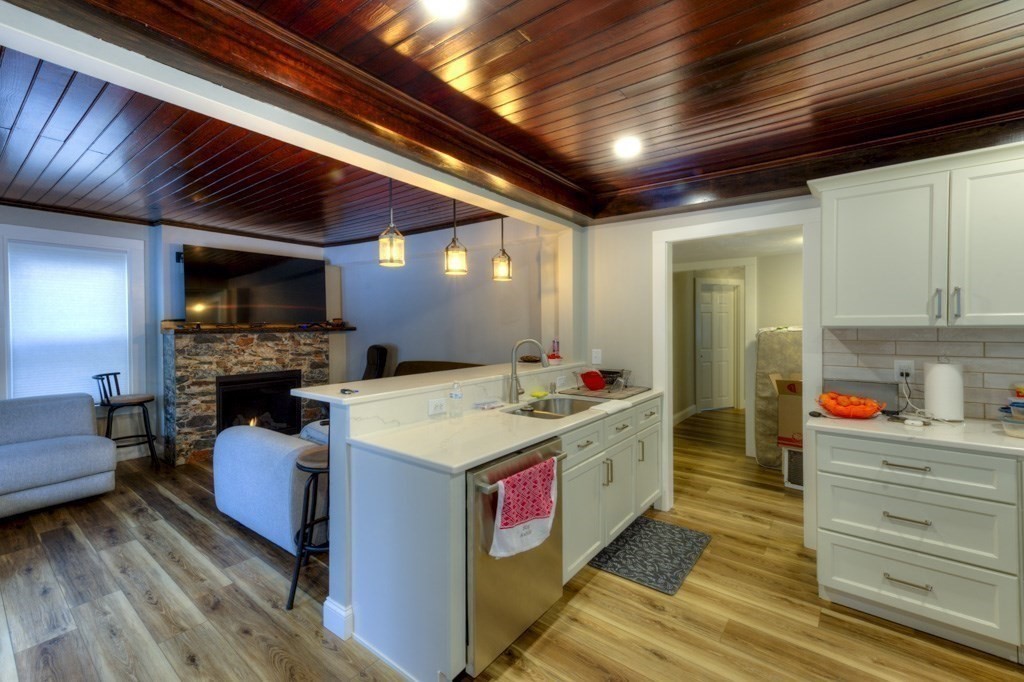 51-A Cedar St, Downtown