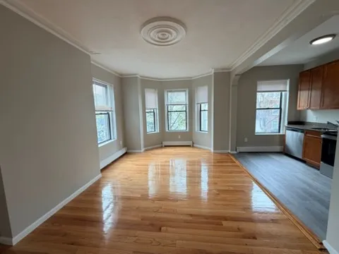 92 Blue Hill Ave, Roxbury