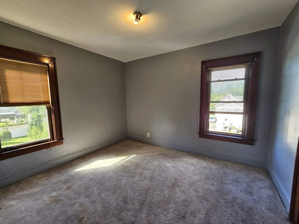 30 Bemis St, Chicopee