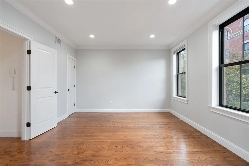 83 W Brookline St, South End