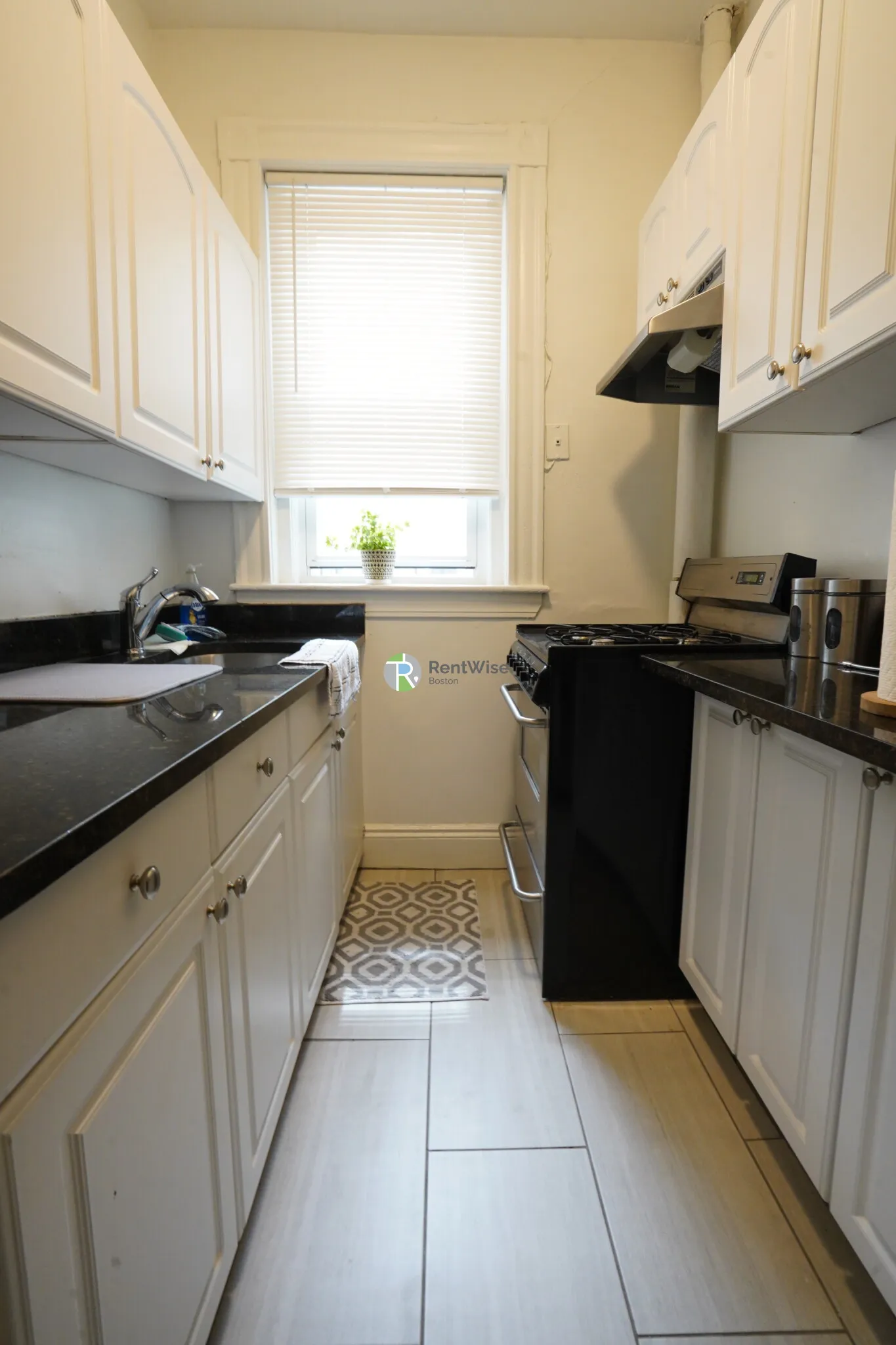 42 Strathmore Rd, Brighton
