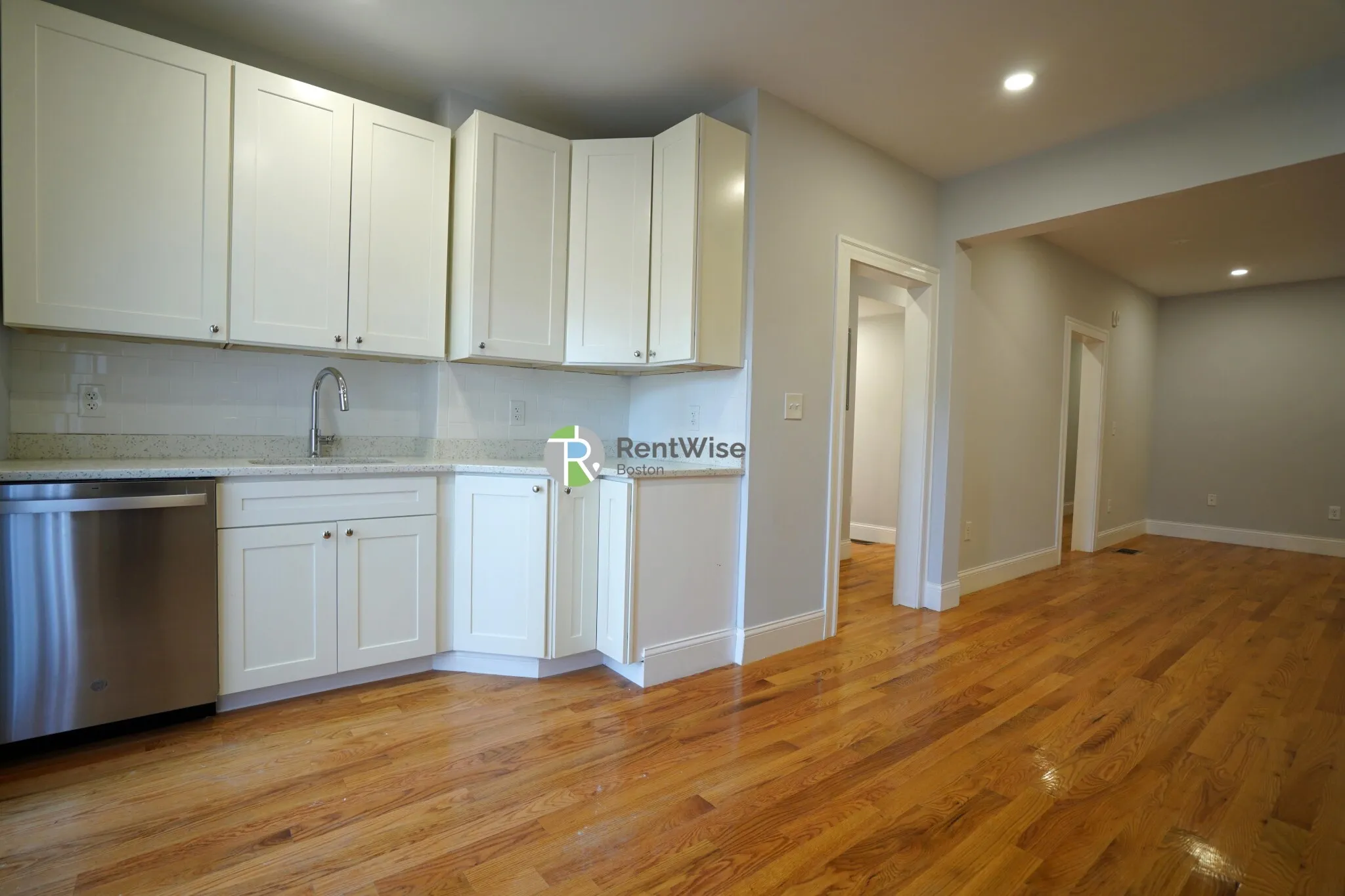 374 Oxford St, Baldwin