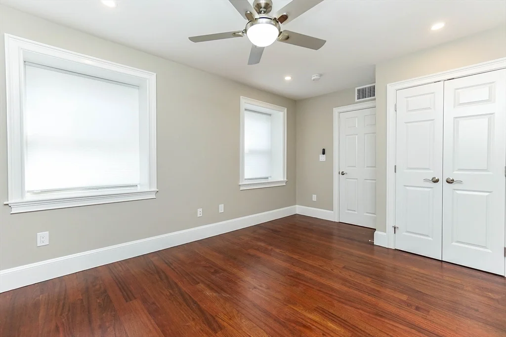 120 W 7th St, South Boston