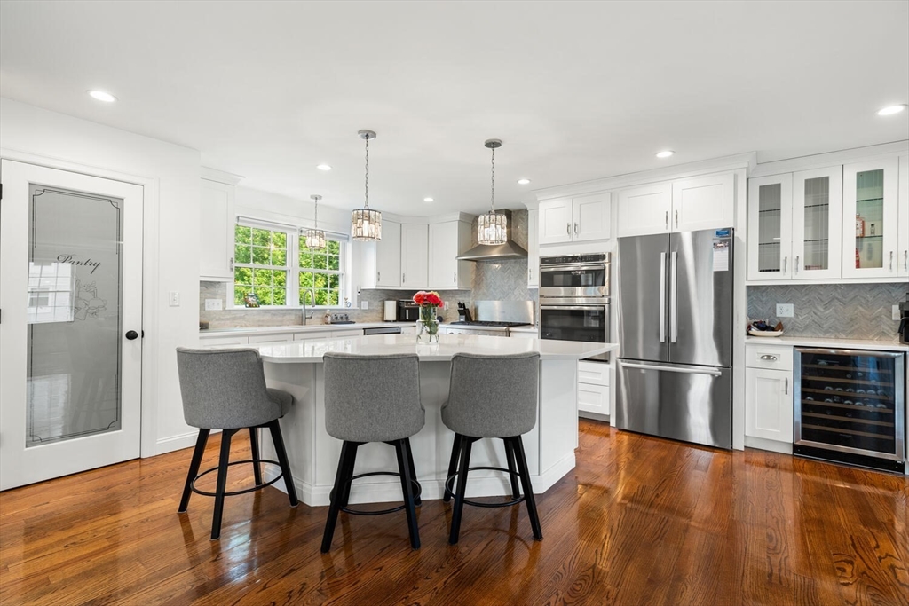 10 Carol Ave, Burlington