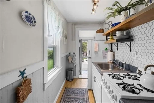 13B Hathaway, Fairhaven