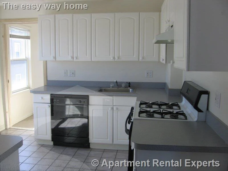 8 Pearl St, Tufts