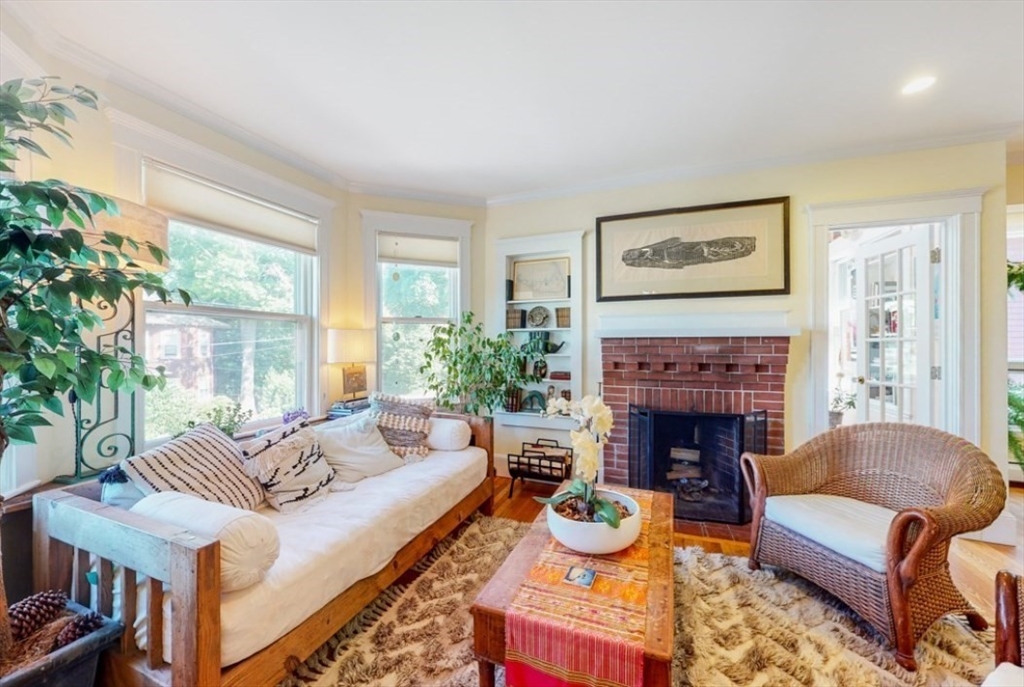 150 Lakeview Ave, West Cambridge