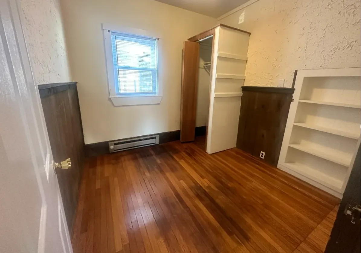 550 Broadway, Magoun Square