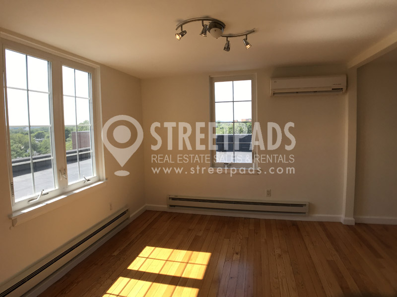 60 Brattle St, Harvard Square