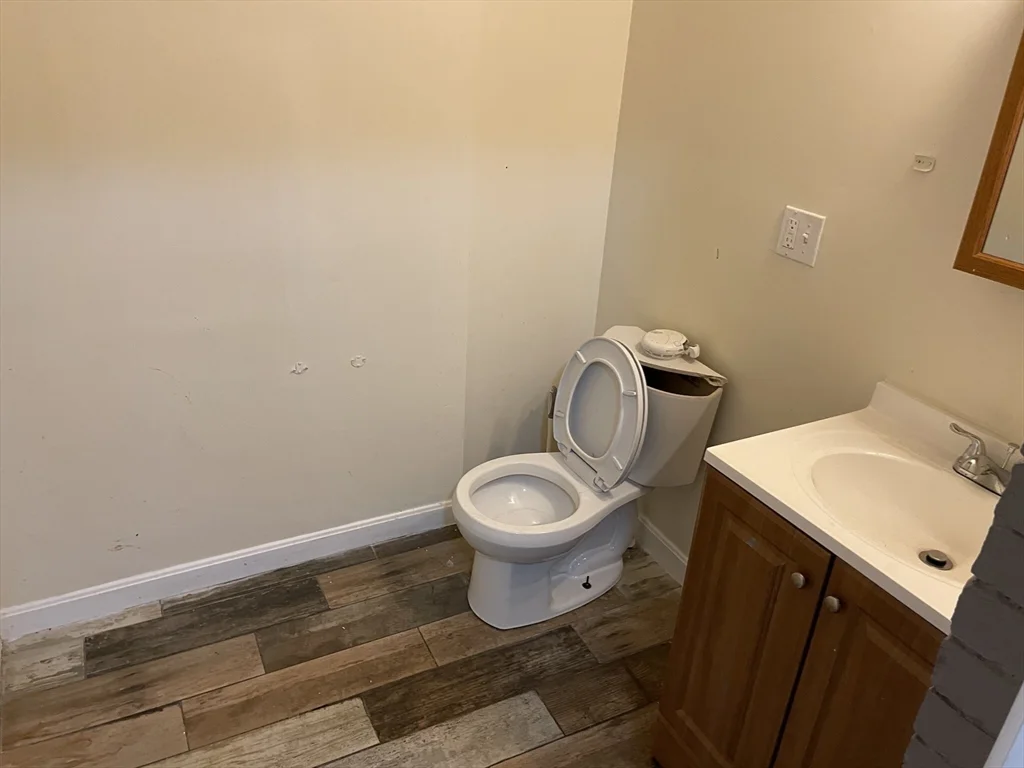 227 Roxbury St, Roxbury