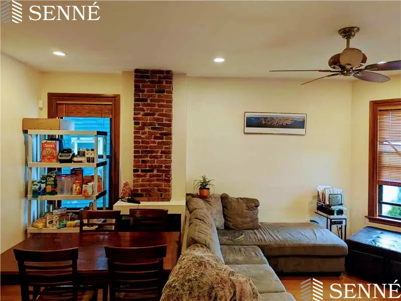 176 Hillside St, Mission Hill