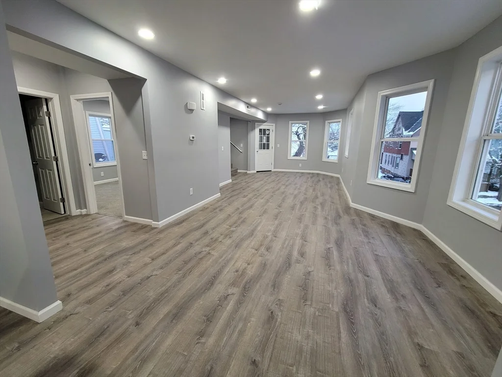 166 Northampton Ave, Springfield