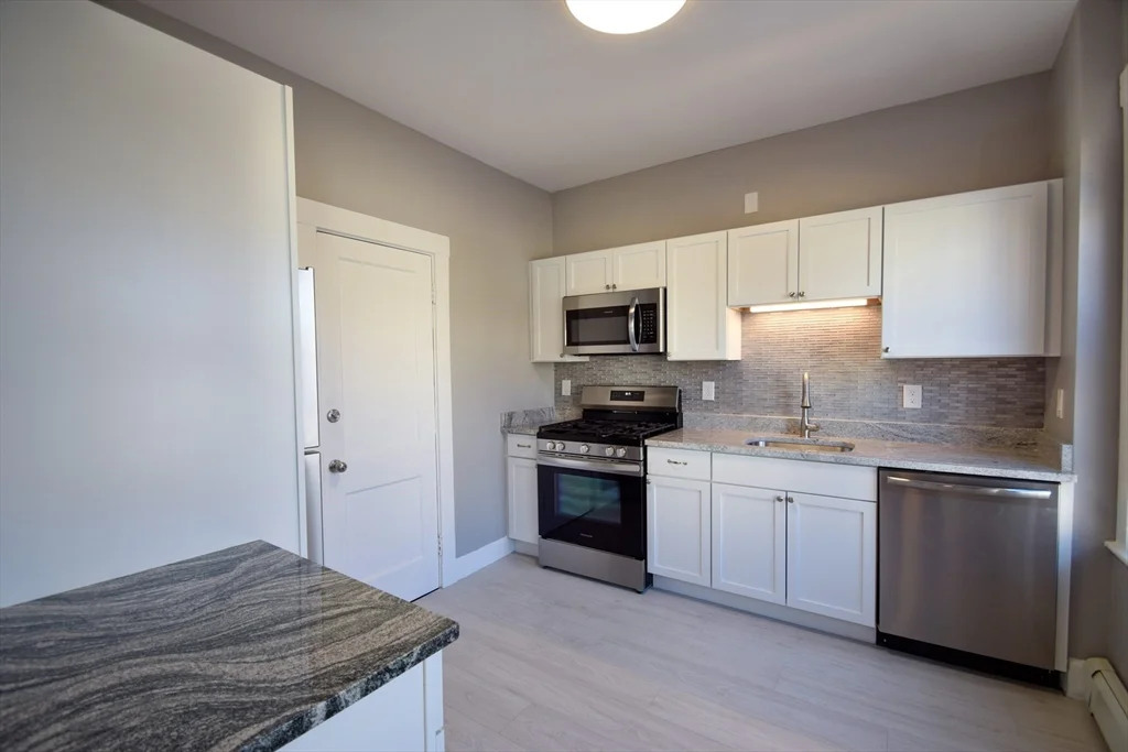 142 Sutherland Rd, Brighton