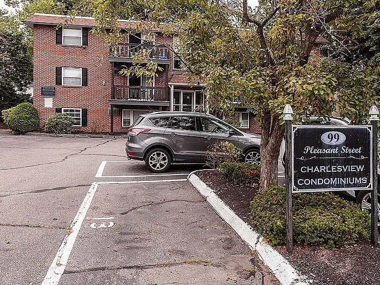 99 Pleasant St, Watertown