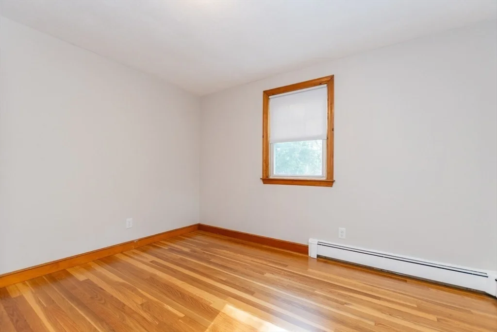 205 Hardy Pond Rd, Waltham