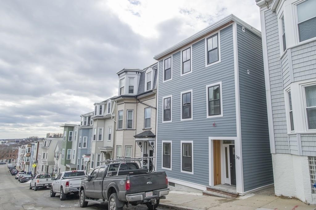 39 Gates, South Boston