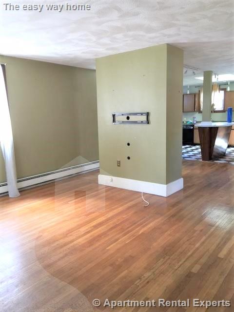 8 Pleasant St, Medford Square