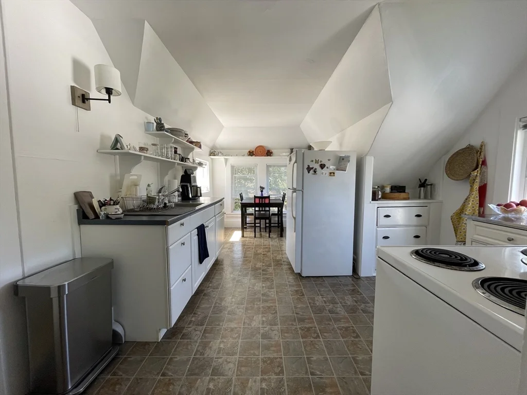 22 Cleveland Ave, Woburn