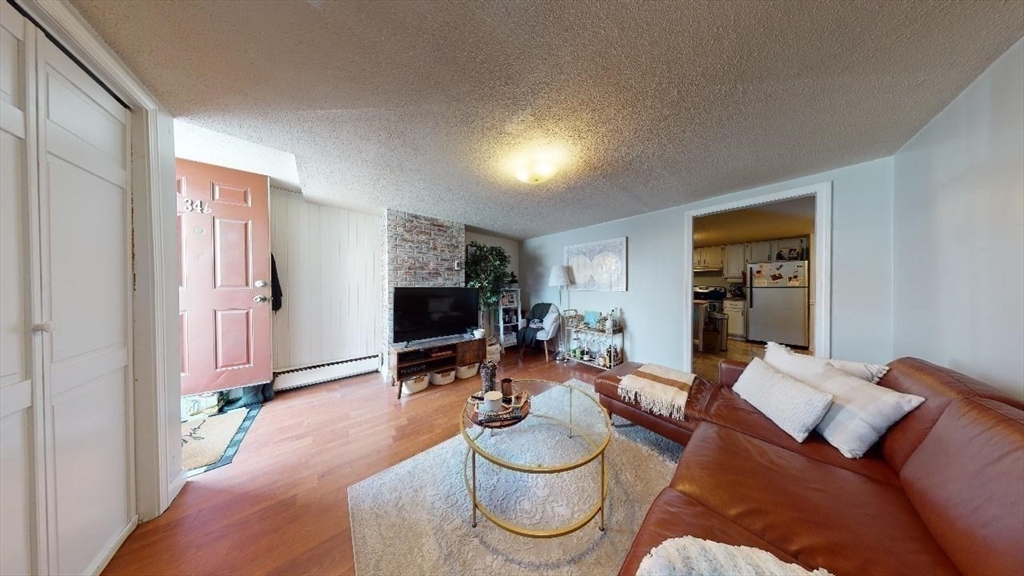 34B Lexington St, Eagle Hill