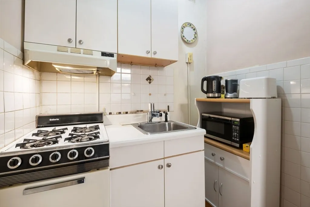 8 Garrison St, Back Bay