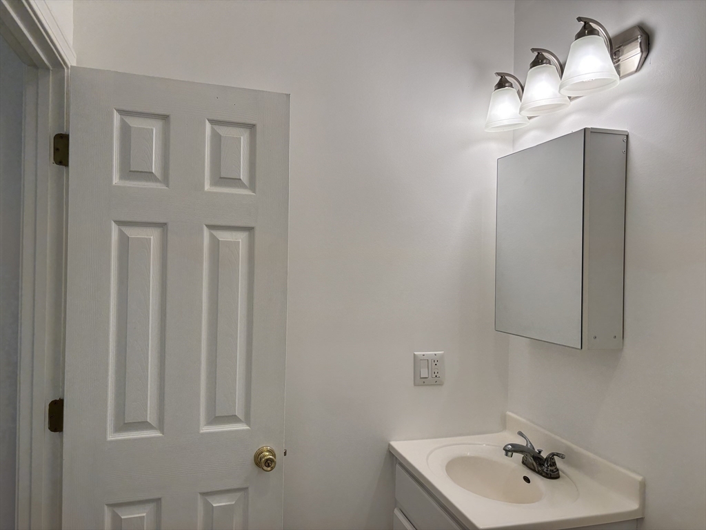 49 Leonard Rd, Boxborough