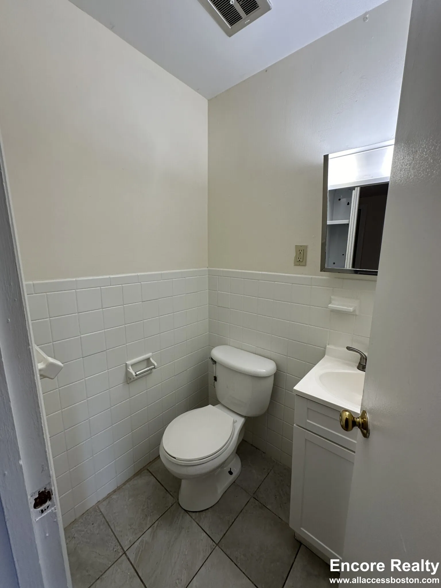 1137 Commonwealth Ave, Brighton