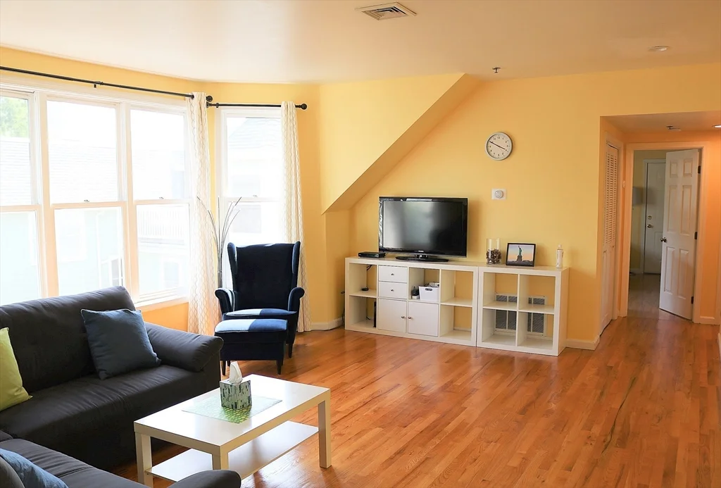 205 Richdale Ave, Neighborhood Nine