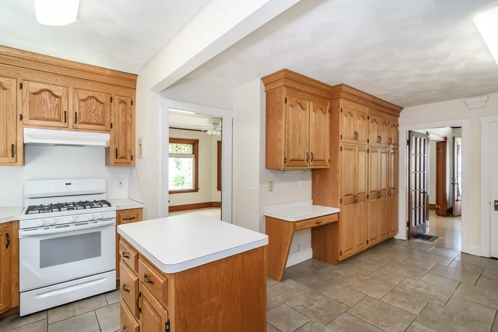 103 North Ave, Natick