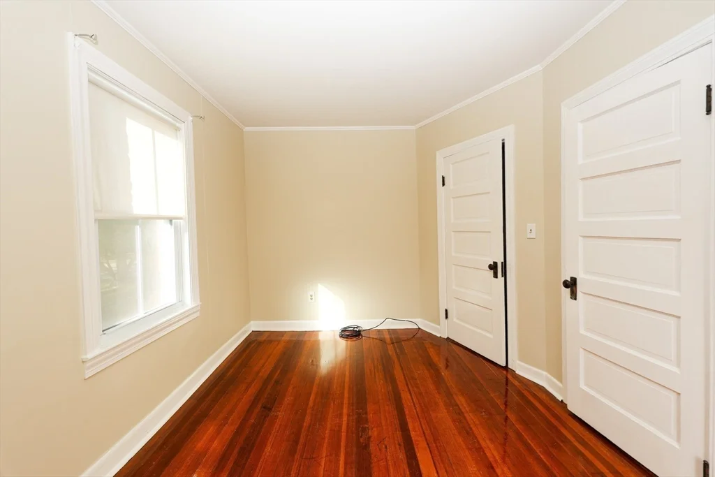 354 Pond St, Braintree