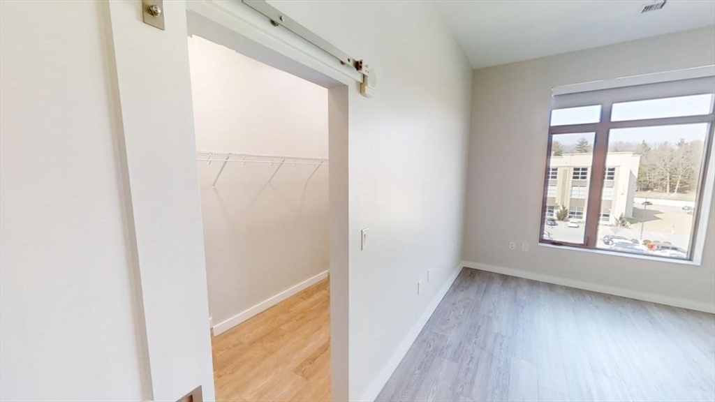 20 4th Ave, Burlington