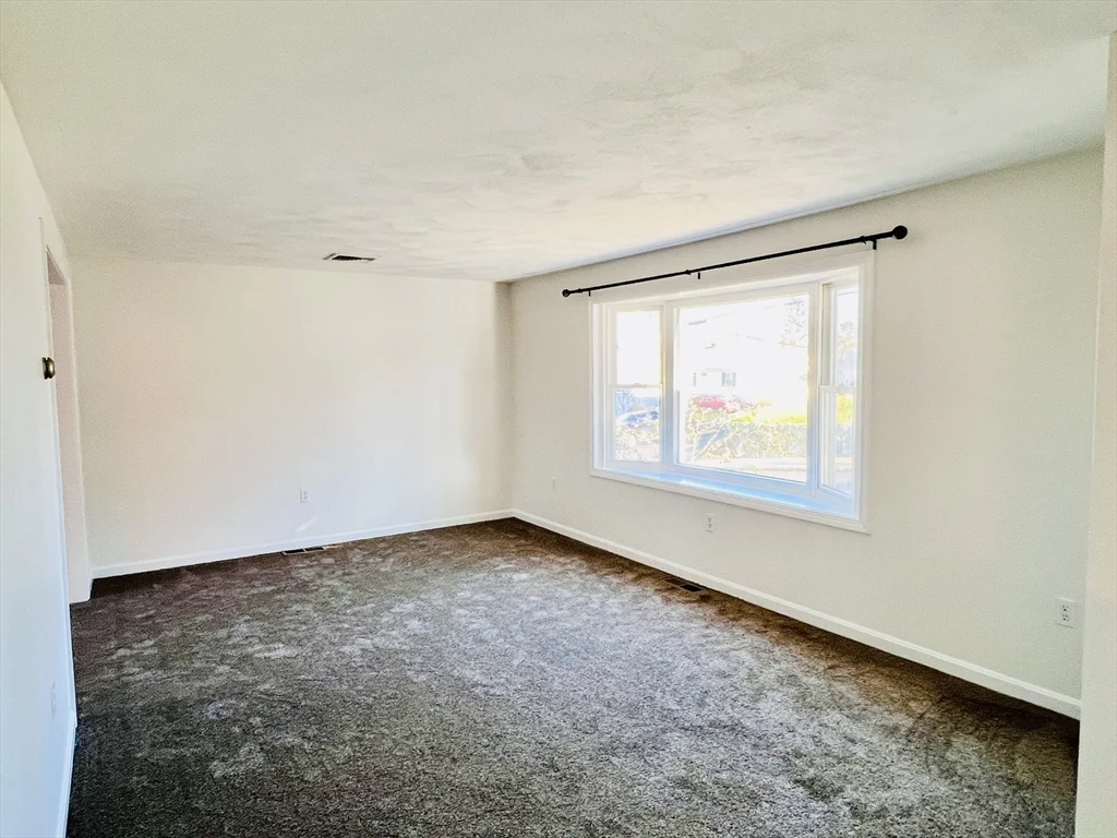 118 Wyoming Ave, Oak Grove