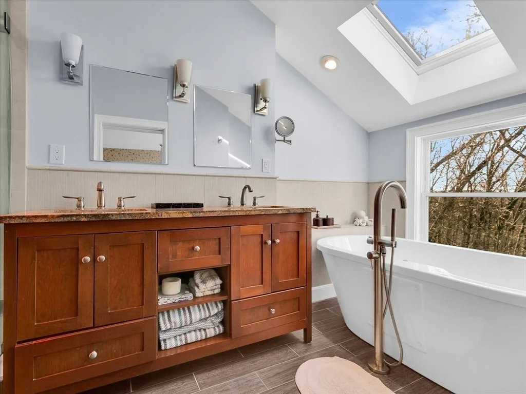 243 Upland Ave, Newton Highlands
