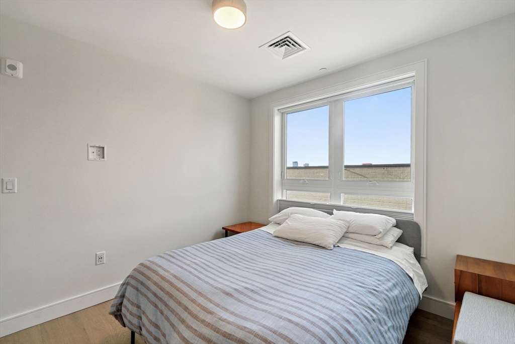 301 Border St, East Boston