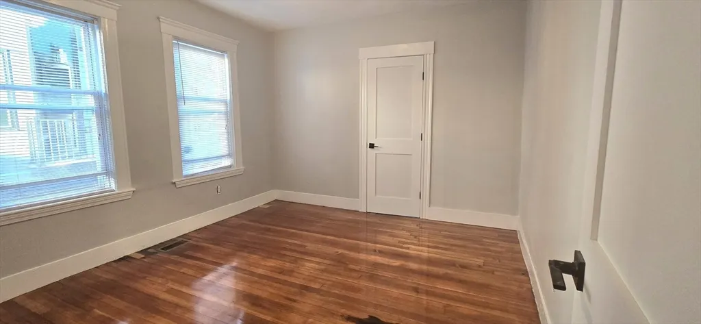 153 Chilton St, Neighborhood Nine