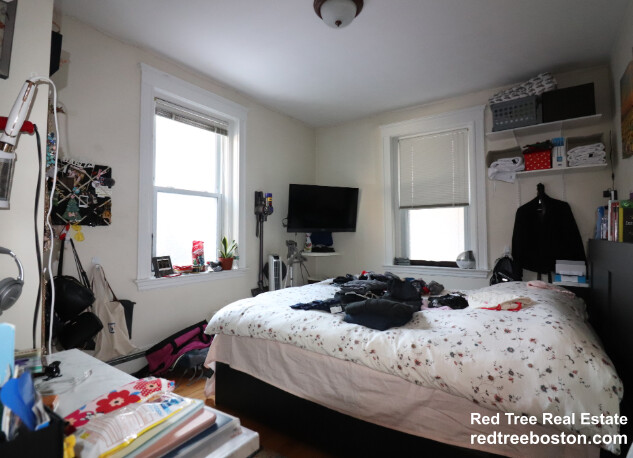 69 Babcock St, North Brookline