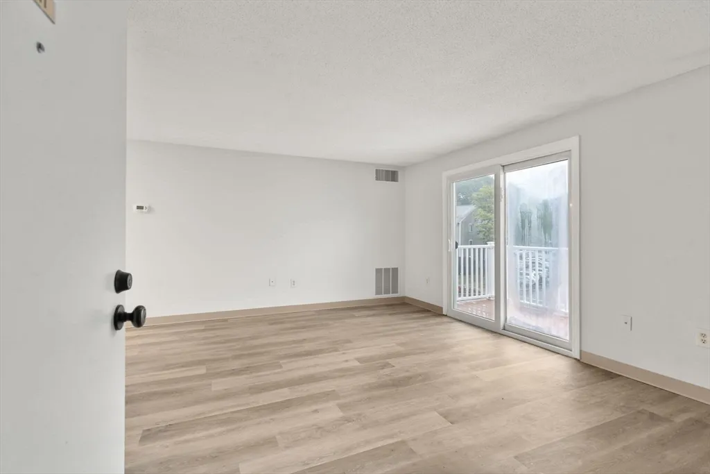 11 Silver Hill Ln, Natick