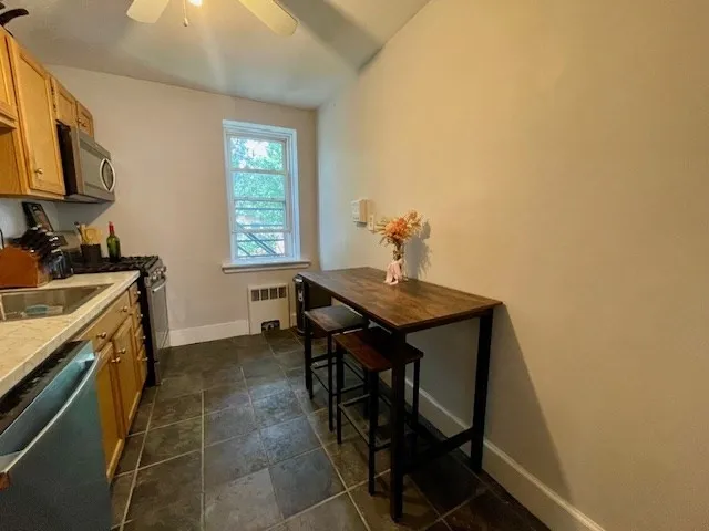 125 Farragut Rd, South Boston