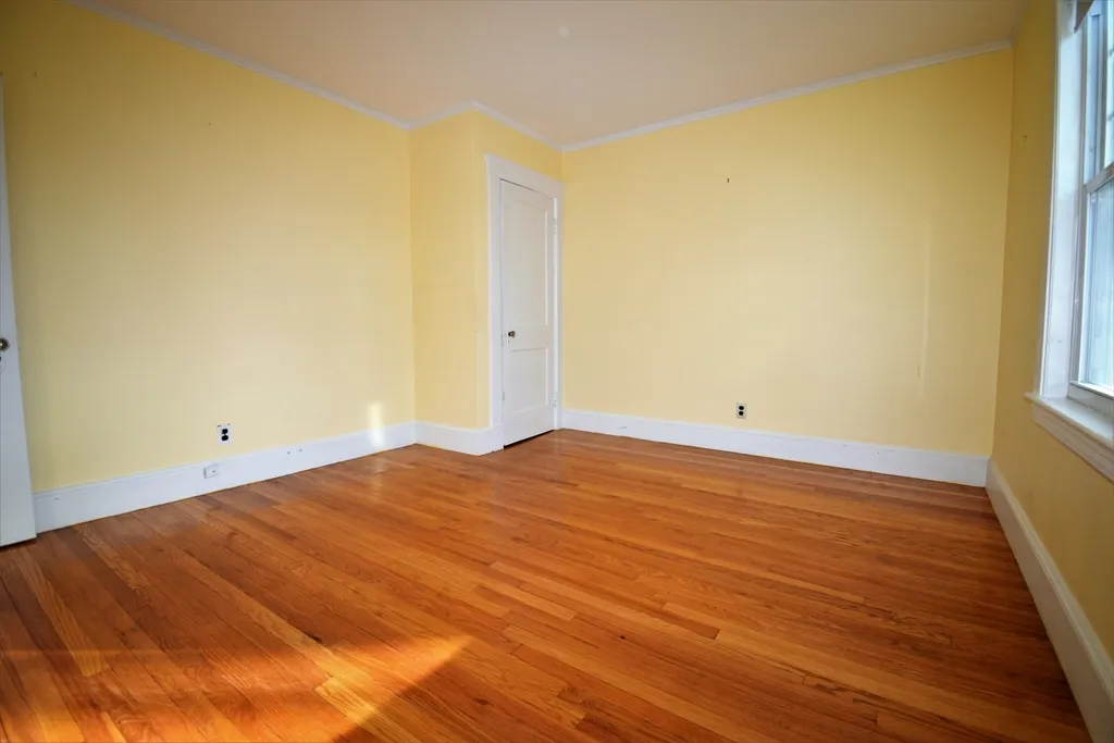 39 South Normandy Ave, Cambridge Highlands