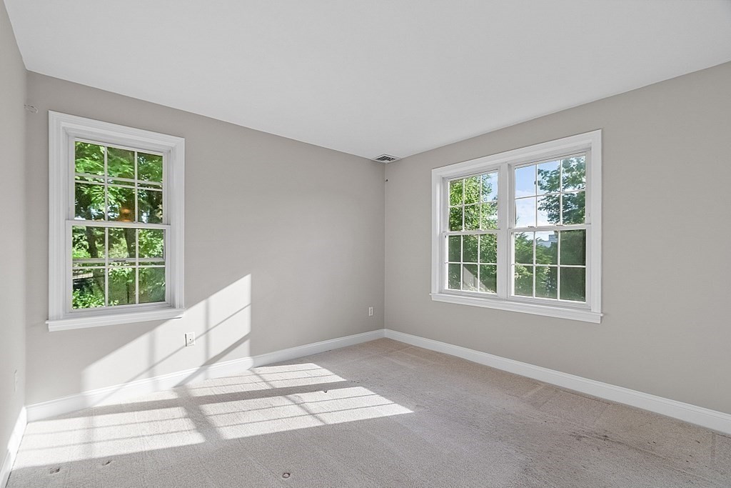 67 N Quinsigamond Ave, Shrewsbury