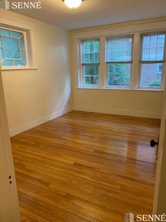 1697 Cambridge St, Mid-Cambridge