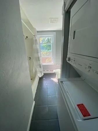 17 Harding Ave, Waltham