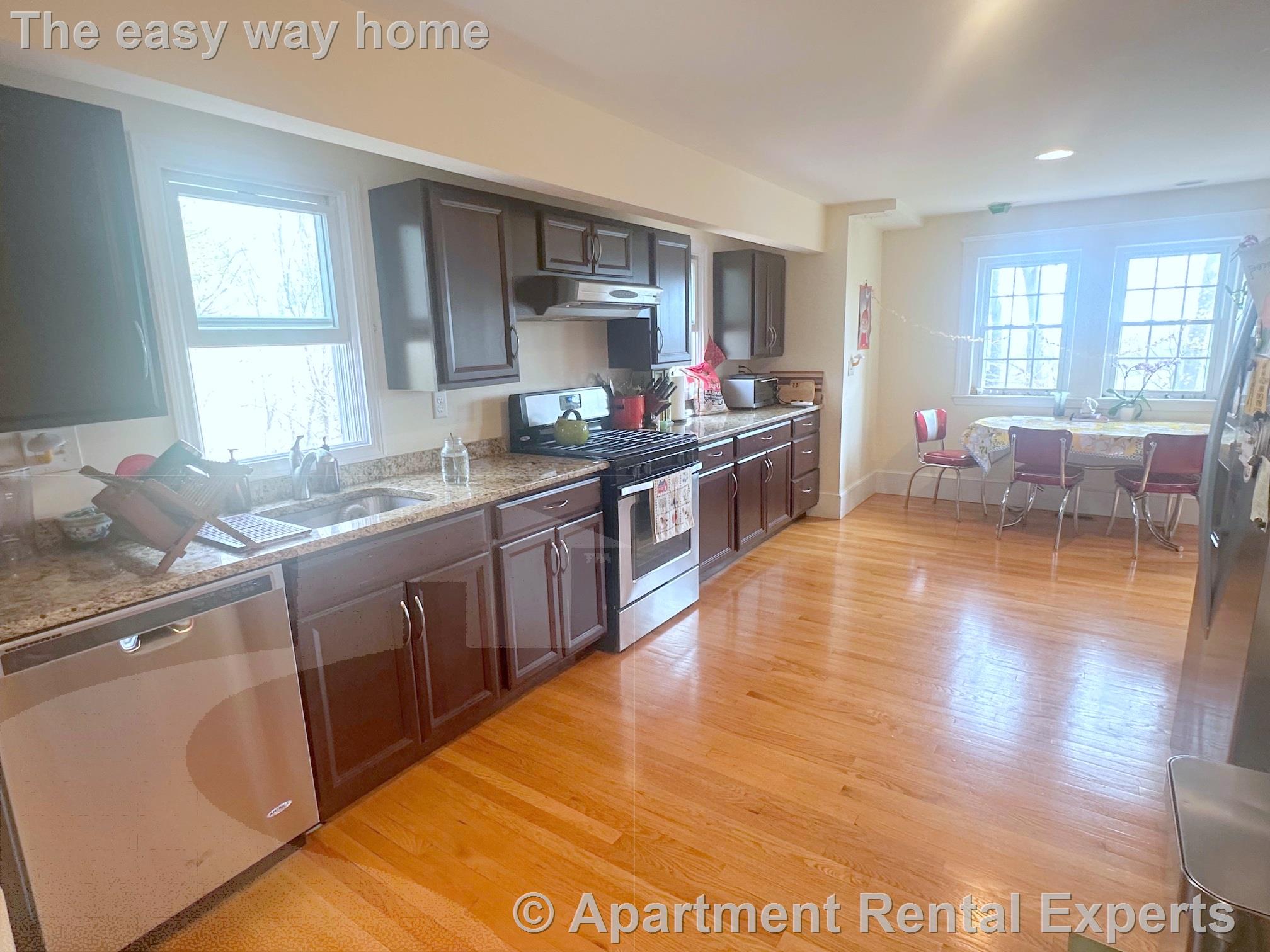 86 Coolidge Rd, Arlington Heights