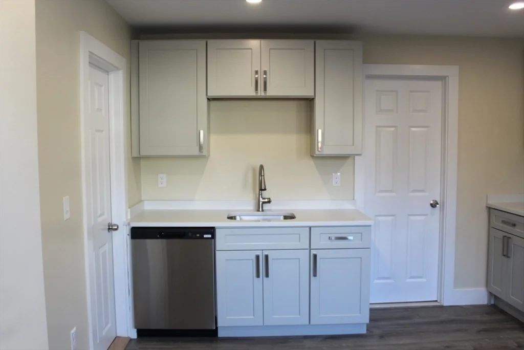 78 Endicott St, Peabody