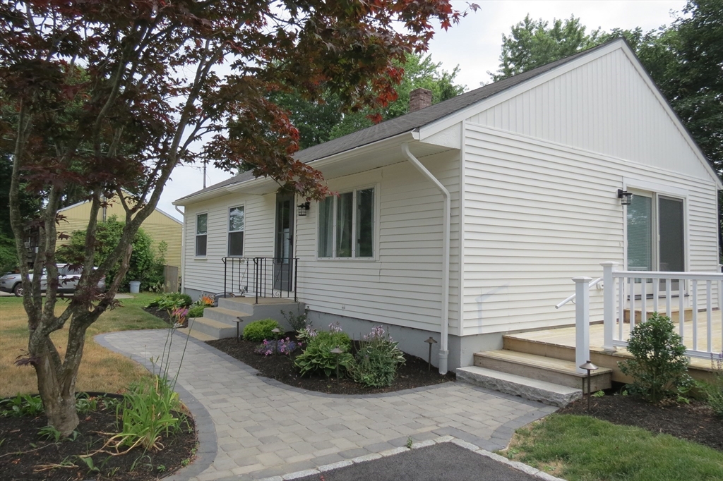 123 Low St, Newburyport