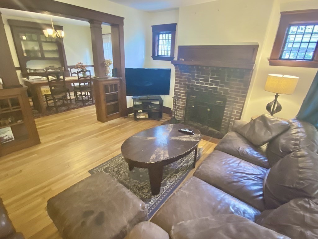 911 Broadway, Davis Square