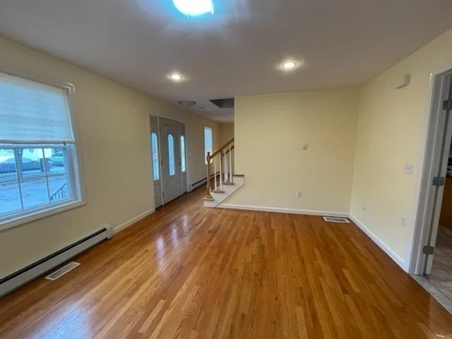 72 Cedar Rd N, Medford