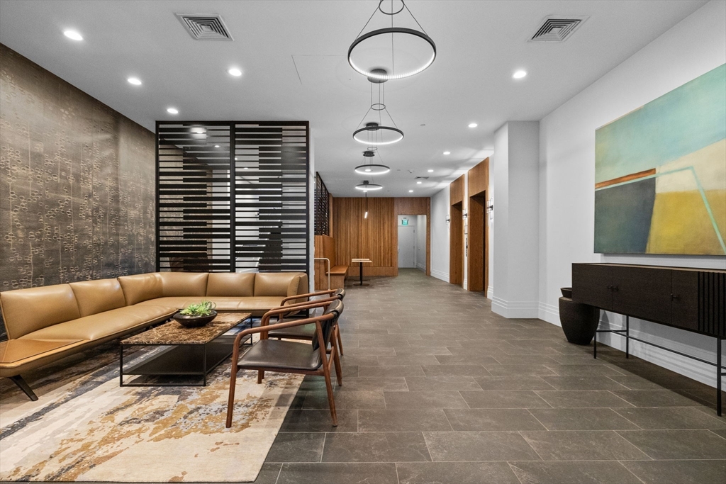 1166 Washington St, South End