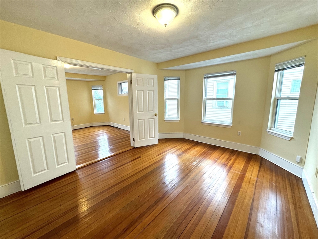 4057 Washington St, Roslindale