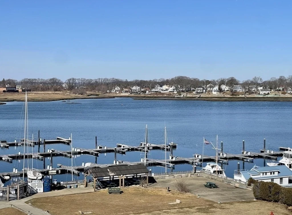 100 Cove Way, Quincy